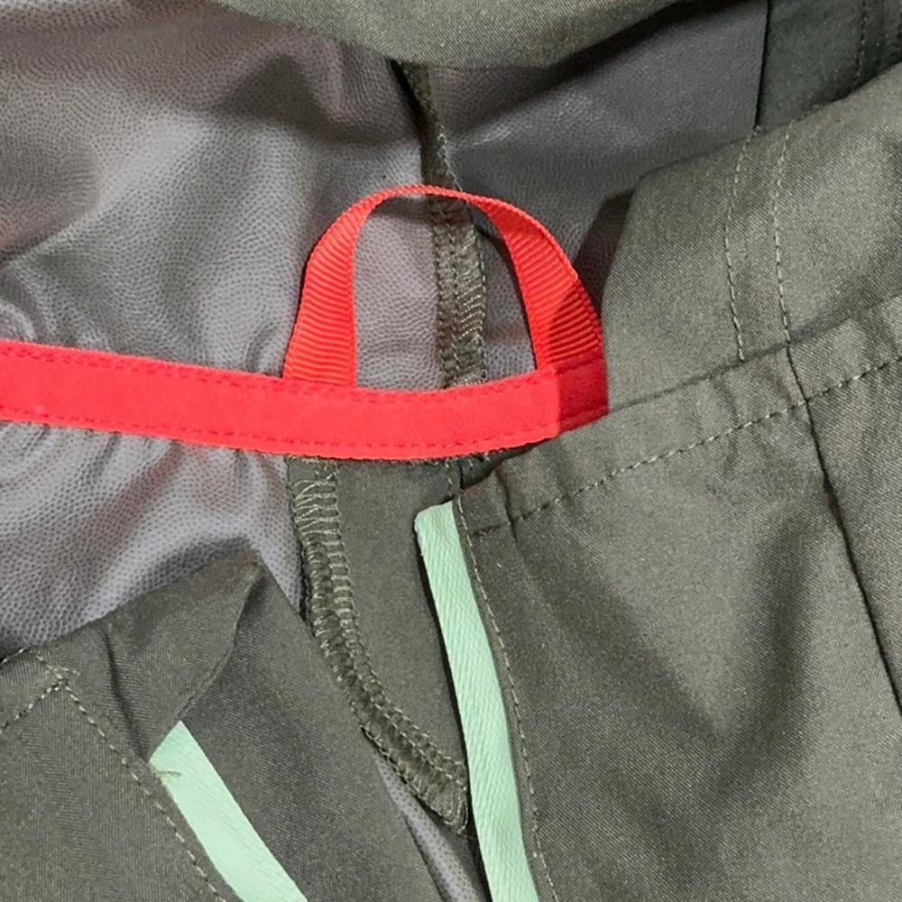 REDDY Dog Windbreaker Sports Color-Block Dog Hoodie - Picture 5 of 9